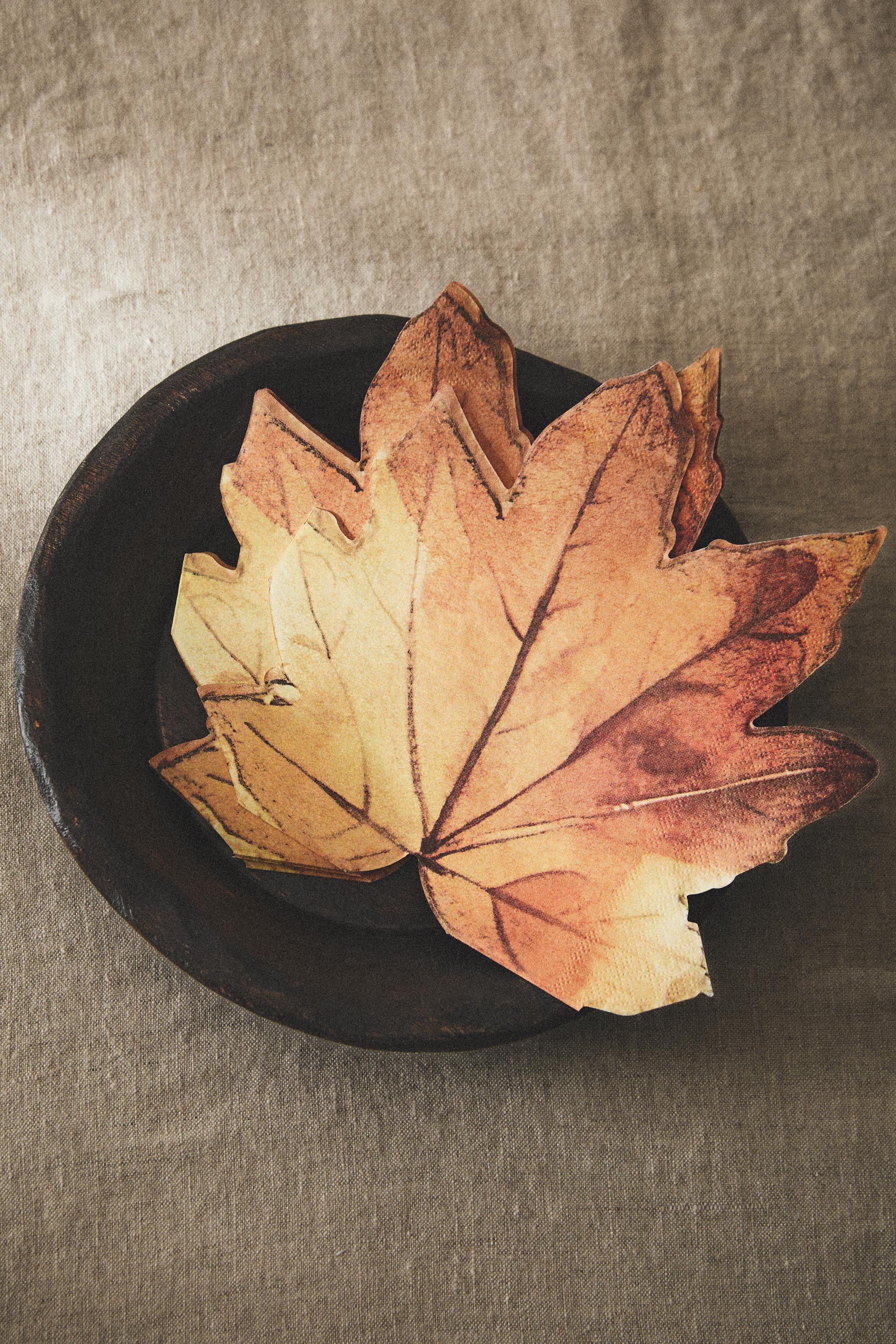 LOT SERVIETTES EN PAPIER FEUILLE (LOT DE 20)